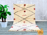156 x 205 cm = 5.1 x 6.7 FT Diamonds Pink Dots Handwoven Moroccan Rug with Tribal Symbols – Natural Wool, Soft Texture, Ideal for Living Rooms and Bedrooms