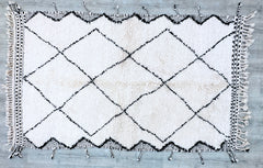 143 x 241 cm = 4.7 x 7.9 ft Diamonds BENIOURAIN CARPET, Moroccan Handmade Rug, Living Room Rug, Handmade Wool Carpet, Azilal Berber Rug, Handwoven Rug