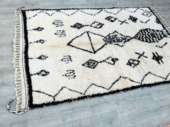 157 x 254 cm = 5.2 x 8.3 ft Handmade Berber Runner Rug - Moroccan Minimalist Design, Soft Dots, Vintage Bohemian Style, Custom Size for Living Rooms