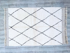 159 x 246 cm = 5.2 x 8.1 FT Diamonds Moroccan Berber Rug – Unique Tribal Patterns, Handwoven with Premium Sheep Wool, Perfect for Collectors