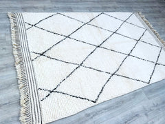 159 x 246 cm = 5.2 x 8.1 FT Diamonds Moroccan Berber Rug – Unique Tribal Patterns, Handwoven with Premium Sheep Wool, Perfect for Collectors