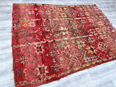 167x230 cm = 5.5 x 7.5 Timeless Vintage Moroccan Rug – Handwoven Berber Carpet