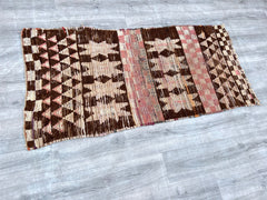 083x172 cm = 2.7 x 5.6 Ethical & Vintage Textiles: Kilims, Tribal Rugs & Handmade Crafts