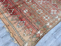 203x298 cm = 6.7 x 9.8 Exquisite Handwoven Moroccan Boujad Rug – Timeless Berber Elegance