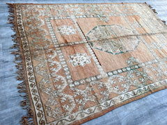 191x279 cm = 6.3 x 9.2 Antique Turkish & Persian Rugs – Classic Elegance for Modern Homes