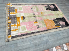 165 x 258 cm = 5.4 x 8.5 ft Colorful Moroccan Handmade rug ,Beni ourain style Morocco wool Berber Rug, modern rug, Hand woven rug, Azilal Berber style - white Rug Morocco