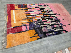 171 x 279 cm = 5.6 x 9.2 ft Colorful Abstract Moroccan Runner Rug - Handmade Berber Wool, Minimalist Design, Vintage Bohemian Style, Perfect for Weddings & Decor