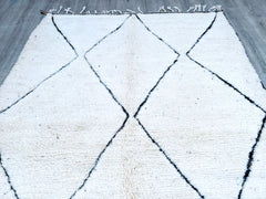 180 x 268 cm = 5.9 x 8.8 FT Diamonds Gorgeous Beni Ourain Rug – Black Boujaad Rug, Striped Custom Rug, White Berber Rug, Authentic Moroccan Rug