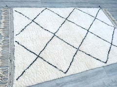 164 x 253 cm = 5.4 x 8.3 FT Diamonds Moroccan Medallion Rug – Timeless Elegance, Handwoven Berber Carpet, Custom Sizes