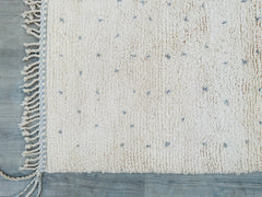 197 x 301 cm = 6.5 x 9.9 ft Dots Beniourain Wool Rug, Berber Rug White, Beni Ourain Area Rug, Bedroom Rug, Moroccan Carpet Vintage