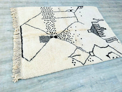 152 x 195 cm = 5.0 x 6.4 ft Exclusive Beniourain Carpet, Moroccan Berber Rug, Handmade Rug, Soft All Wool Rug, Moroccan Area Rug, Large Rug