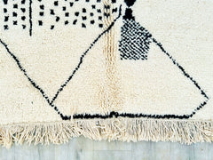 152 x 195 cm = 5.0 x 6.4 ft Exclusive Beniourain Carpet, Moroccan Berber Rug, Handmade Rug, Soft All Wool Rug, Moroccan Area Rug, Large Rug