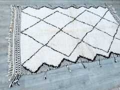 143 x 241 cm = 4.7 x 7.9 ft Diamonds BENIOURAIN CARPET, Moroccan Handmade Rug, Living Room Rug, Handmade Wool Carpet, Azilal Berber Rug, Handwoven Rug