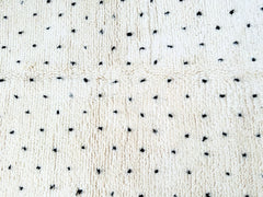 Infuse your space with the warmth of Morocco through this red Berber pillow cover. Made from traditional Kilim fabric, it features rich, earthy tones and intricate patterns that reflect the cultural beauty of Morocco. Whether placed on a sofa, chair, or bed, this boho cushion brings a touch of Moroccan magic to your home decor.