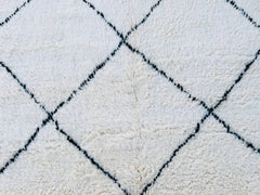Diamonds Handwoven Moroccan Beni Ourain Wool Rug – Minimalist Boho Chic