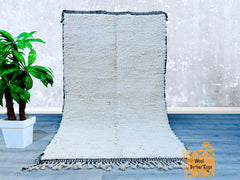 154 x 248 cm = 5 x 8.1 FT Moroccan Rug with Ivory Base and Black Stripes – Timeless Design, Adds Elegance and Continuity to Your Space