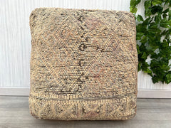 Moroccan Wool Beni Ourain Pink Cushion Cover, it's decorative Pillow Cover Berber Cushion from Morocco