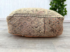 Moroccan Wool Beni Ourain Pink Cushion Cover, it's decorative Pillow Cover Berber Cushion from Morocco