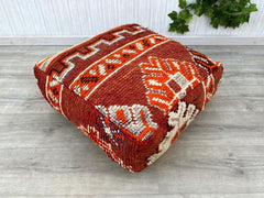 Outdoor Berber Pouf β Durable for Indoor and Outdoor Use