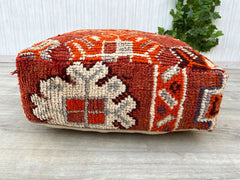 Outdoor Berber Pouf β Durable for Indoor and Outdoor Use
