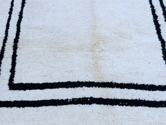 Border Exquisite Handmade Beni Ourain Moroccan Rug – Timeless Elegance