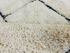 Handwoven Moroccan Beni Ourain Rug - Cream Wool Carpet - Minimalist Living Room Rug - Customizable Sizes