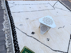 Alfombra Beni Ourain Hecha a Mano – Lana Natural y Diseño Tradicional