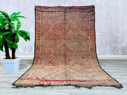 Your guide to buying vintage and antique Moroccan rugs
