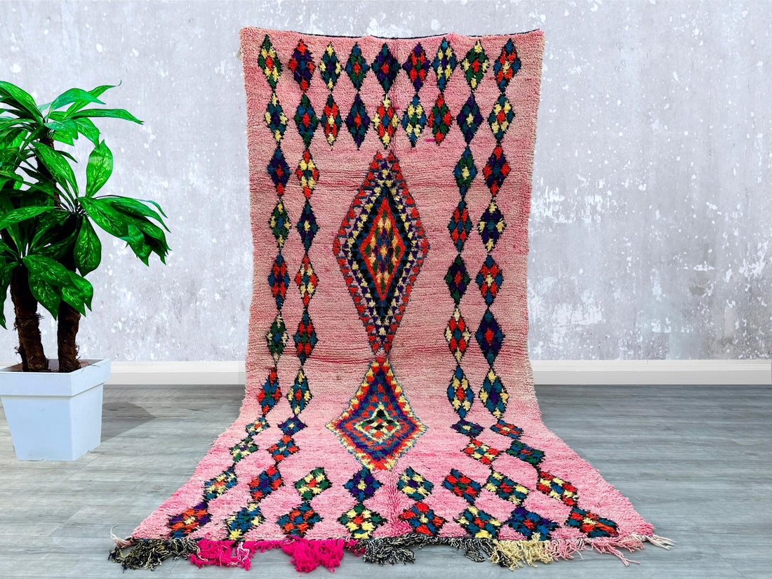 The Art of Moroccan Rug Weaving: Techniques and Tools.