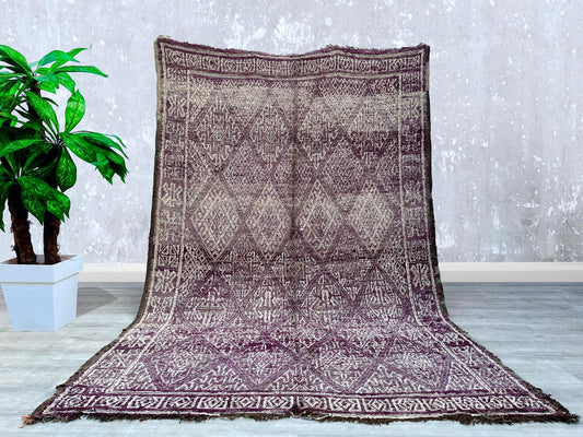 The Difference Between Handmade and Machine-Made Moroccan Rugs.