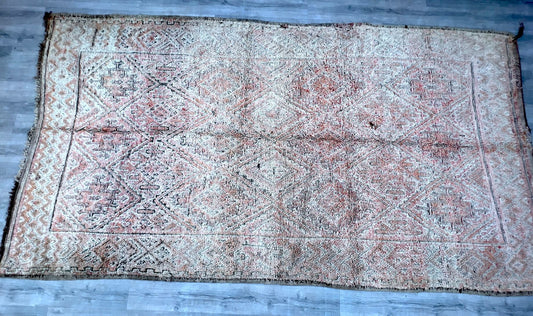 Vintage Beni Mguild Teppich – Handgefertigter marokkanischer Berber-Teppich in Rot (7x13 Ft)