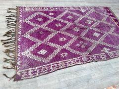 Vintage Rug 181 x 296 cm = 5.9 x 9.7 FT