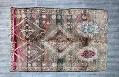 Vintage Rug 203 x 315 cm = 6.6 x 10.3 FT