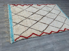 Vintage Rug 170 x 252 cm = 5.5 x 8.2 FT