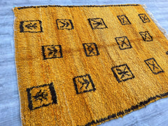 177x230 cm = 5.8 x 7.5 Handmade Moroccan Beni Ourain Rug