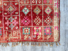 Vintage Rug 183 x 248 cm = 6.0 x 8.1 FT