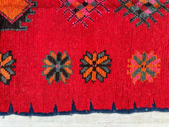 Vintage Rug 139 x 300 cm = 4.5 x 9.8 FT