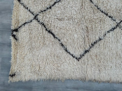 Vintage Rug 195 x 203 cm = 6.4 x 6.7 FT