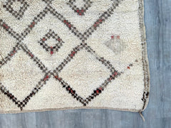 Vintage Rug 202 x 231 cm = 6.6 x 7.5 FT