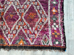 Vintage Rug 210 x 283 cm = 6.8 x 9.2 FT