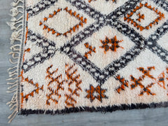 Vintage Rug 224 x 326 cm = 7.3 x 10.7 FT