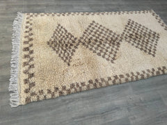 Vintage Rug 146 x 271 cm = 4.8 x 8.9 FT