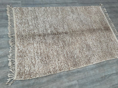 157 x 238 cm = 5.2 x 7.8 ft Minimalist Moroccan Rug Runner - Handmade Berber Carpet, Soft Dots, Bohemian Decor, Vintage Style, Perfect for Weddings & Homes
