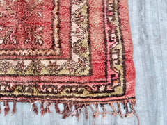 Vintage Rug 138 x 260 cm = 4.5 x 8.5 FT