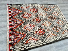 Vintage Rug 149 x 190 cm = 4.8 x 6.2 FT