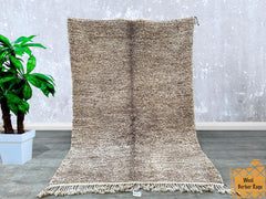 157 x 238 cm = 5.2 x 7.8 ft Minimalist Moroccan Rug Runner - Handmade Berber Carpet, Soft Dots, Bohemian Decor, Vintage Style, Perfect for Weddings & Homes