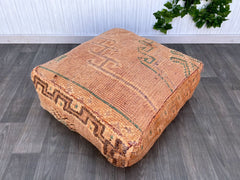Vintage Pouf, Outdoor Moroccan Kilim Pouf, rug poof, Floor Pouf, Berber Square Pouf, Yoga Meditation Cushion, Bohemian Moroccan Pouf .