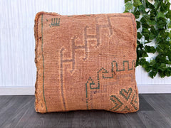 Vintage Pouf, Outdoor Moroccan Kilim Pouf, rug poof, Floor Pouf, Berber Square Pouf, Yoga Meditation Cushion, Bohemian Moroccan Pouf .